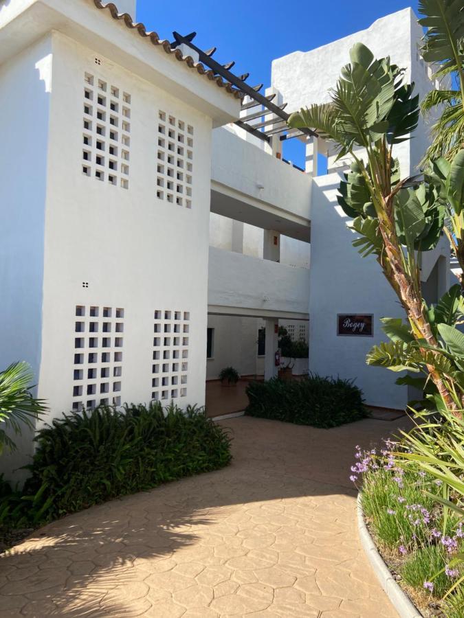 Augusta Views Apartment Casares Bagian luar foto