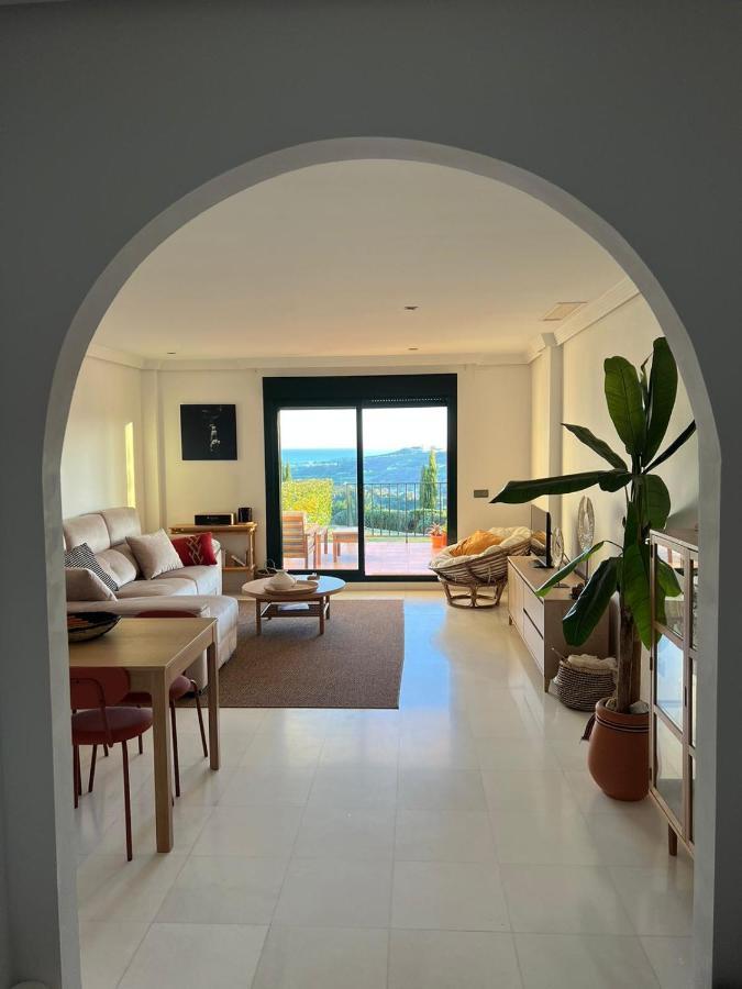 Augusta Views Apartment Casares Bagian luar foto